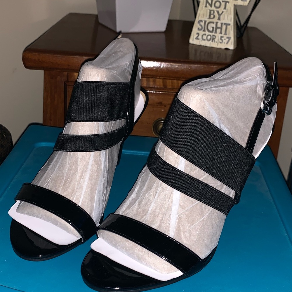 Cute Slingback heels - Picture 2 of 3